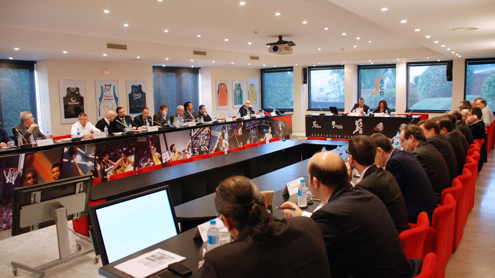 Foto: Imagen de la Asamblea General celebrada en la sede de la ACB en Barcelona (Foto: ACB Photo)