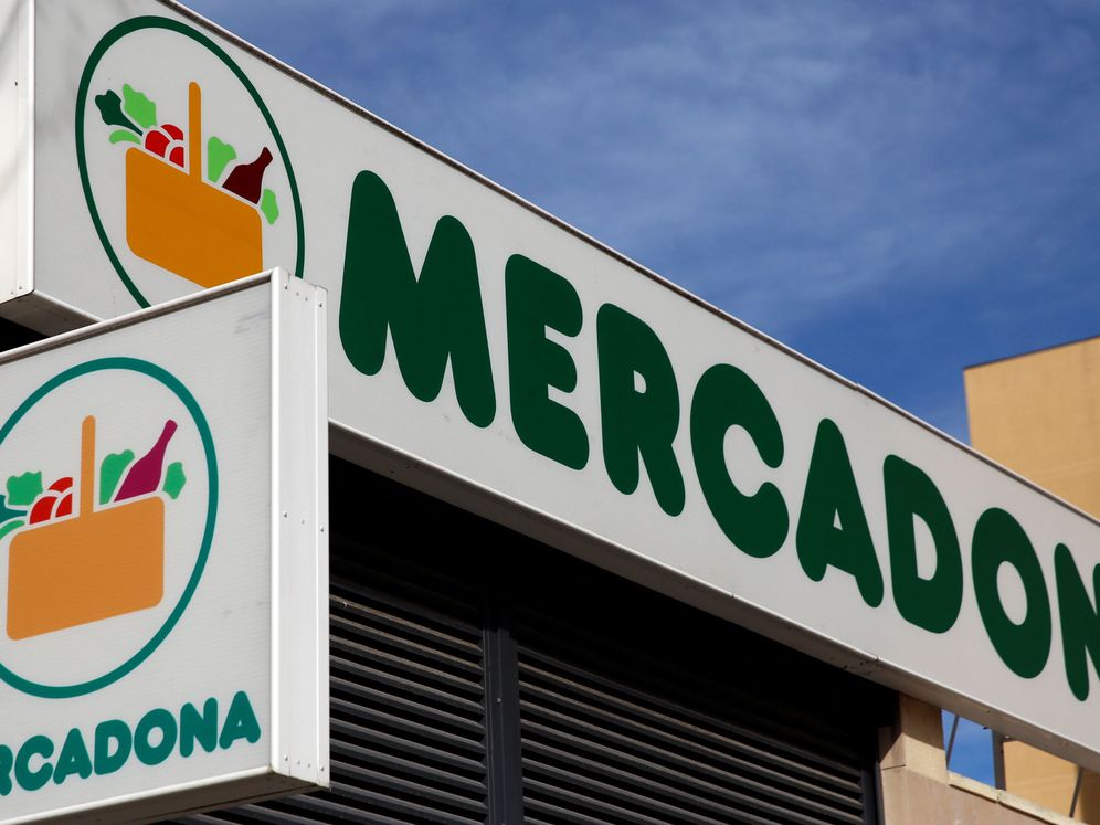 Foto: Logo de Mercadona, en uno de sus supermercados de Madrid (Reuters)