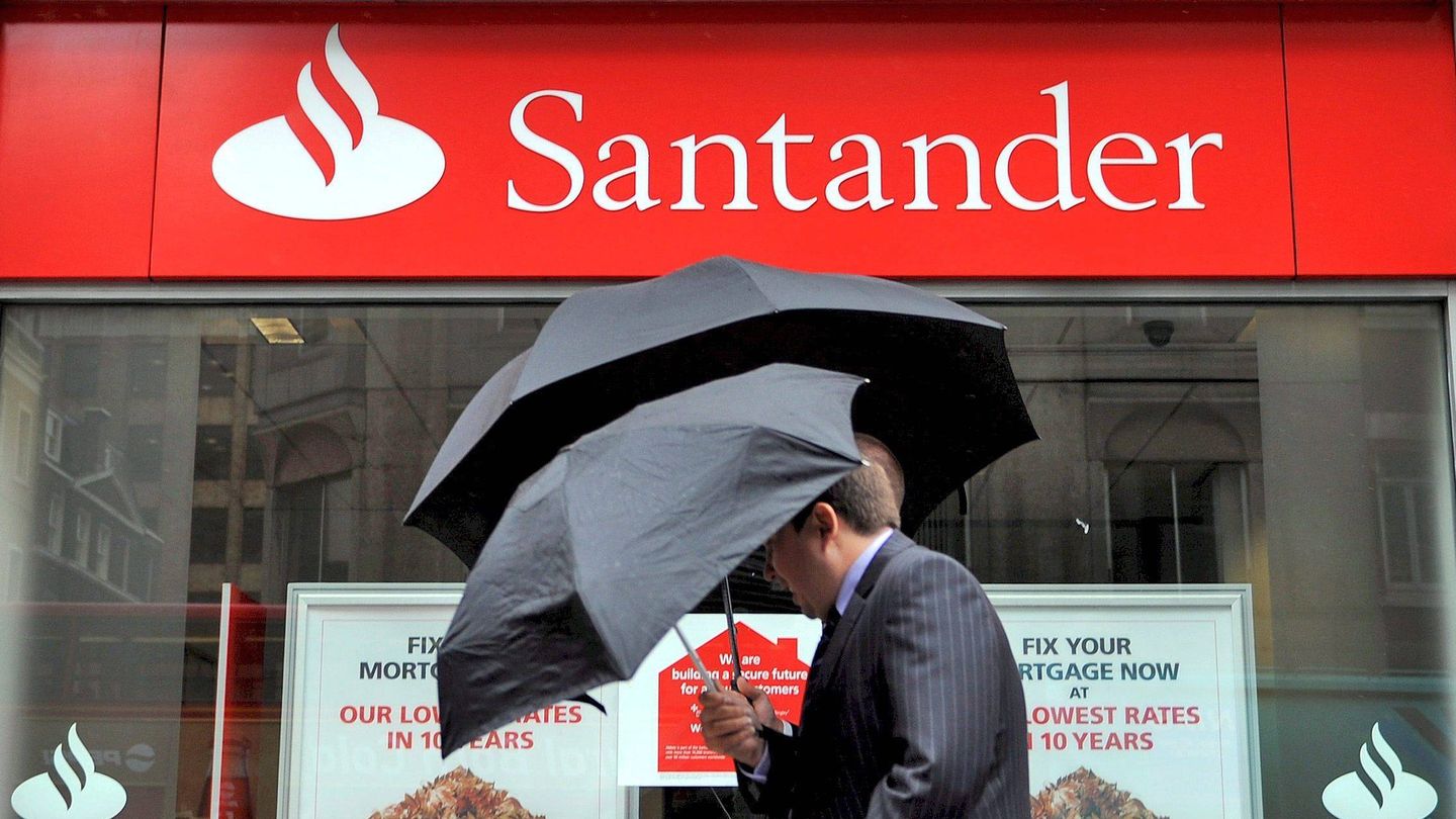 Una oficina del Banco Santander (Efe)