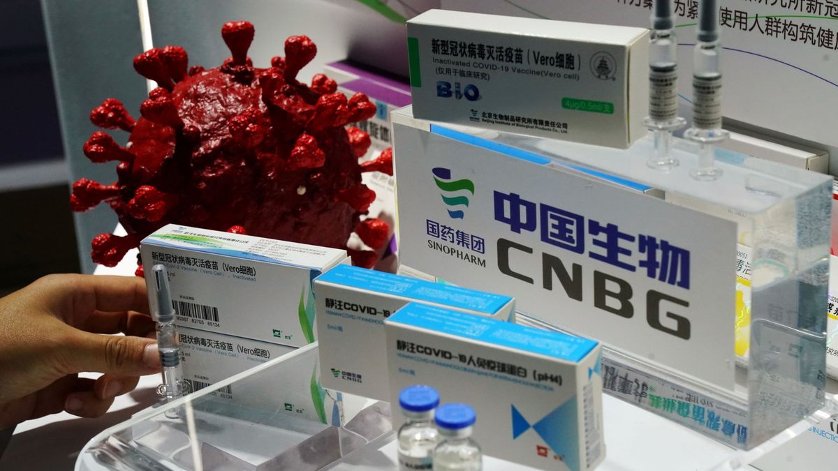 China autoriza comercializar una de sus vacunas contra el coronavirus