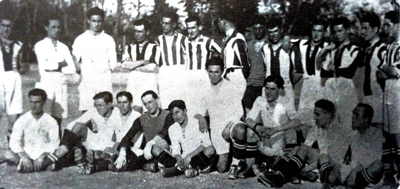 Gutiérrez Soto, arriba a la izquierda, con los brazos cruzados. (Real Madrid)