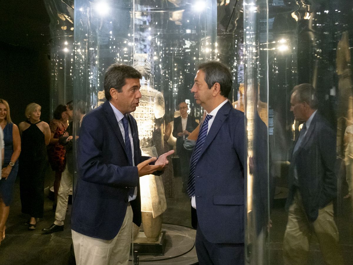 Foto: Carlos Mazón y el vicepresidente de la Generalitat, Vicente Barrera. (EFE/Pablo Miranzo) 