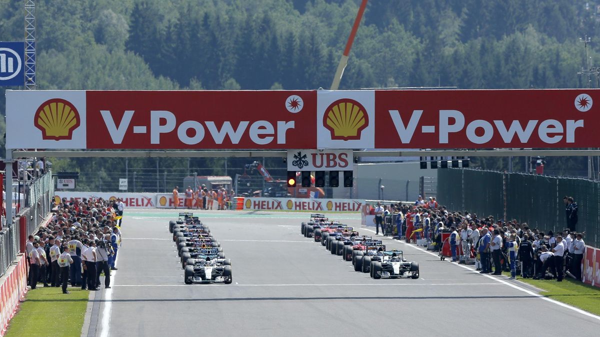Un español convence a Ecclestone para que las radios del mundo emitan F1 legalmente
