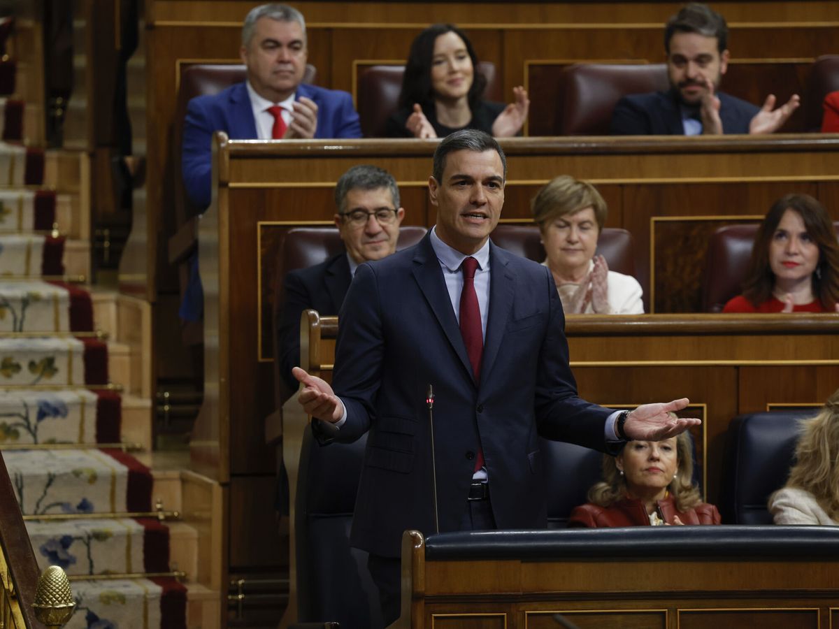 Foto: El presidente del Gobierno, Pedro Sánchez, durante la sesión de control al Gobierno este miércoles. (EFE/J. J. Guillén)