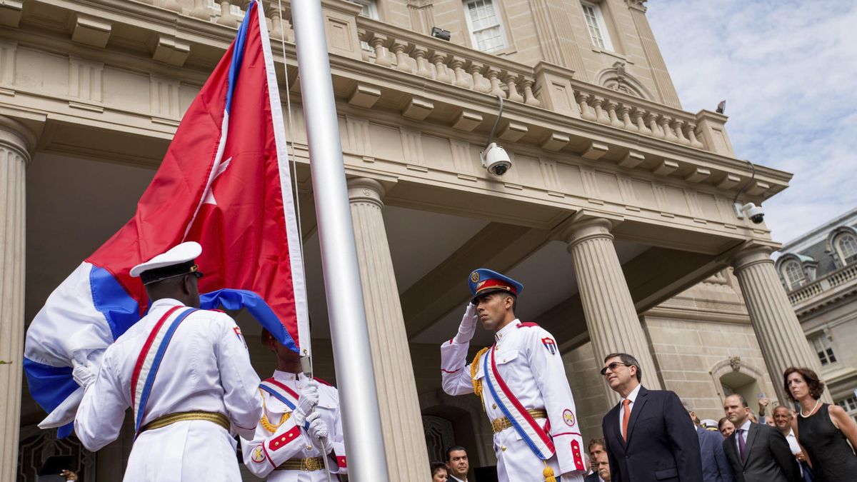 Cuba y EEUU reabren sus embajadas en Washington y La Habana