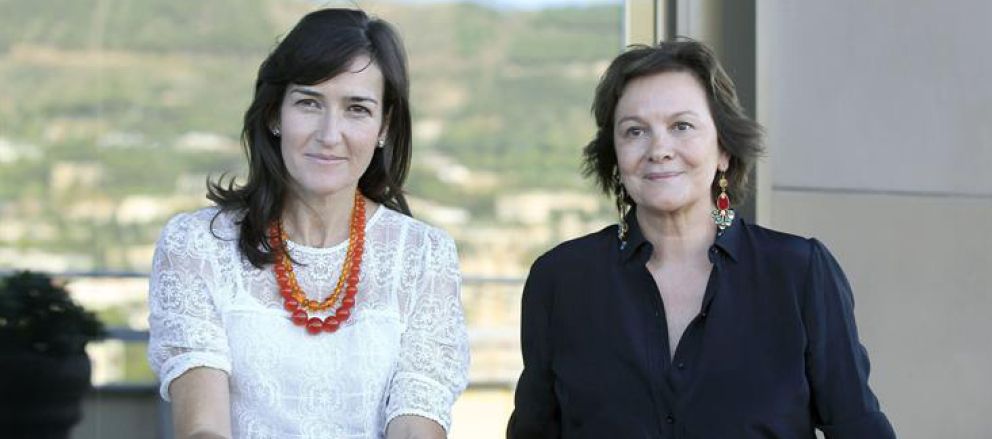 Ángeles González-Sinde y Clara Sánchez. (Efe)