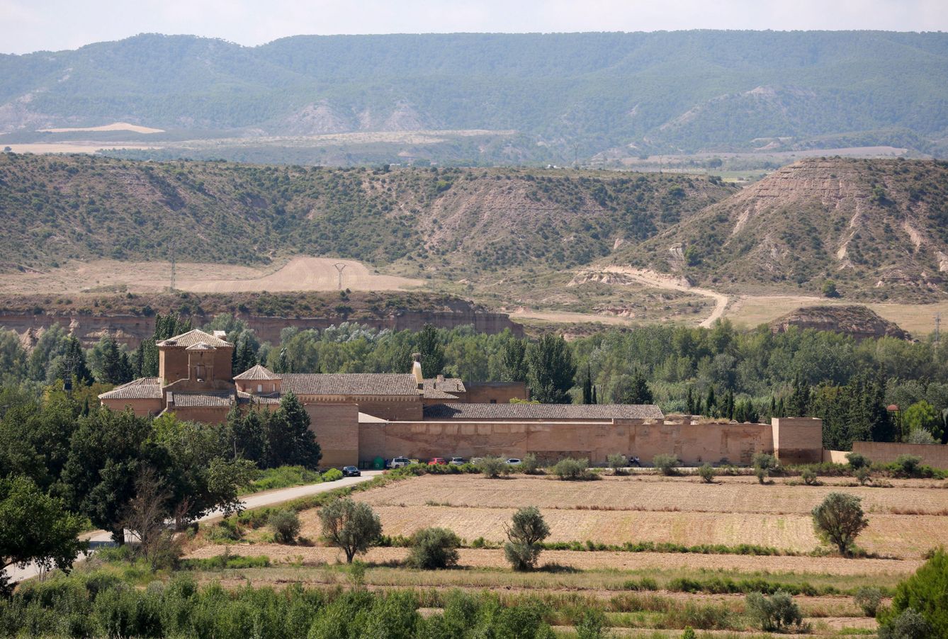 Exterior del monasterio de Santa María de Sijena, en Huesca. (EFE)