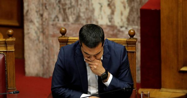 Foto: El primer ministro Alexis Tsipras durante la sesión del parlamento por la moción de censura, en Atenas. (Reuters)