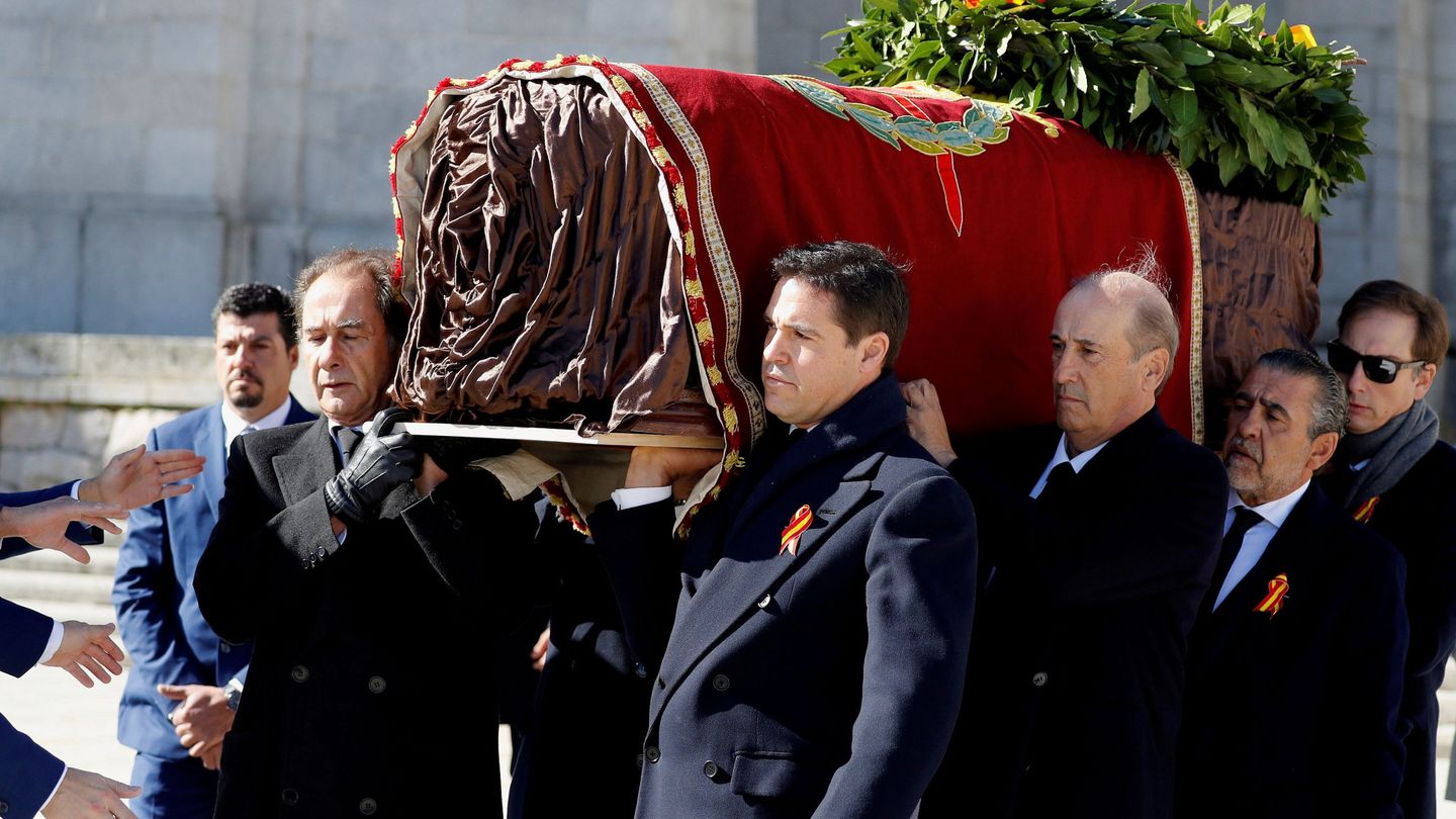 Exhumación de los restos de Franco. (Reuters)