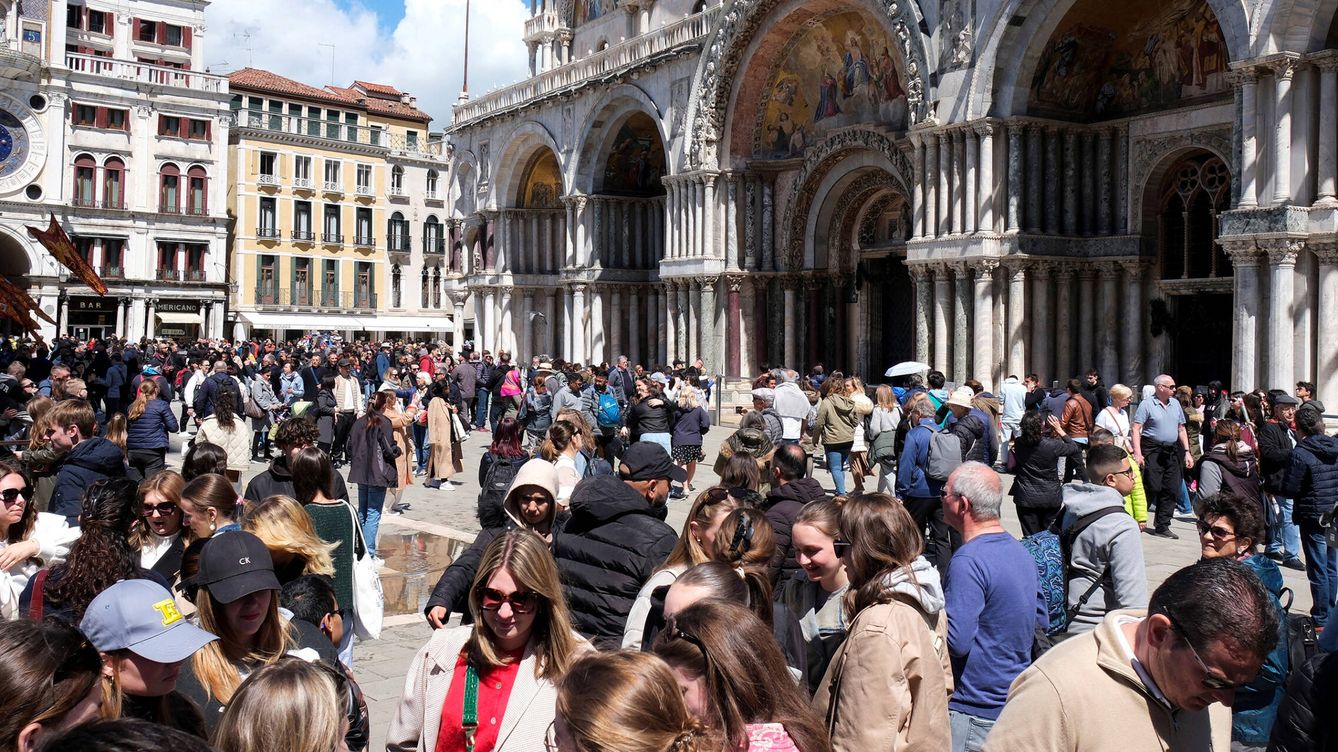 Foto: Turistas en la Plaza de San Marcos, en Venecia. (Reuters/Manuel Silvestri)