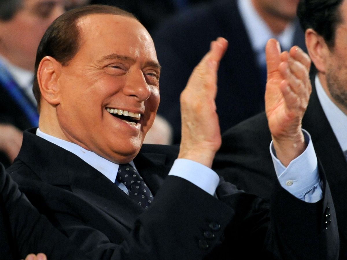 Foto: Escándalos con menores y espionaje: todas las polémicas que protagonizó Berlusconi (EFE/EPA/Ettore Ferrari)