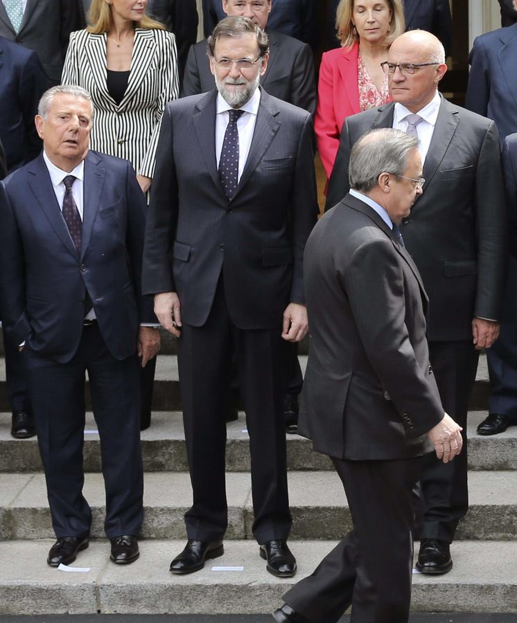 Foto: El conde de Godó (izquierda), junto a Mariano Rajoy, Florentino Pérez y Josep Oliu. (EFE)