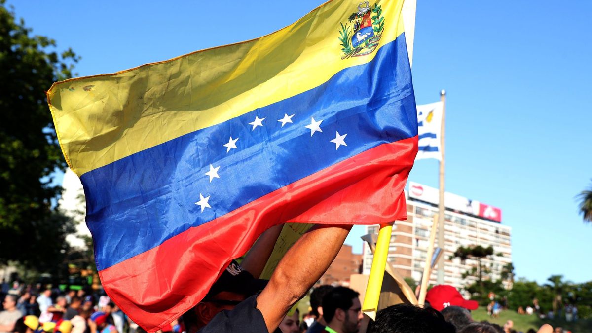 Los inversores compran bonos venezolanos a la espera de un cambio de Gobierno