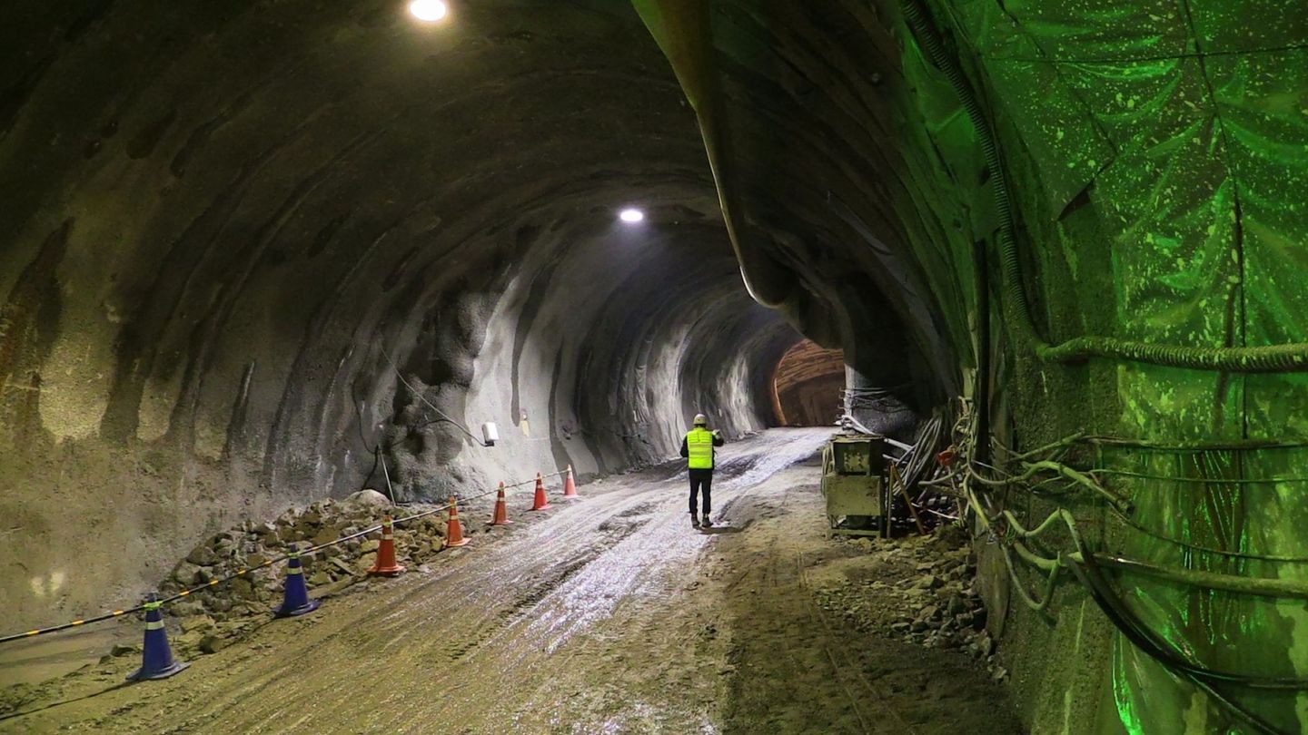 Imagen de archivo de la construcción de un túnel ferroviario. (EFE)