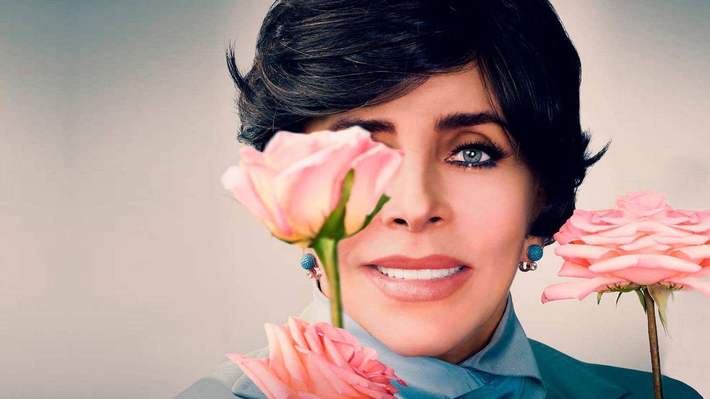 Verónica Castro en una imagen promocional de 'La casa de las flores'. (Netflix)