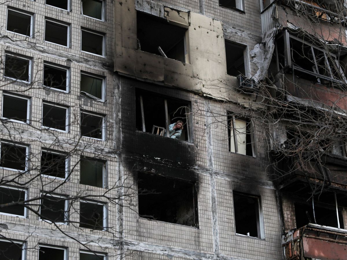 Foto: Edificio destruido en un bombardeo ruso en Kiev. (EFE/ Miguel A. Lopes)