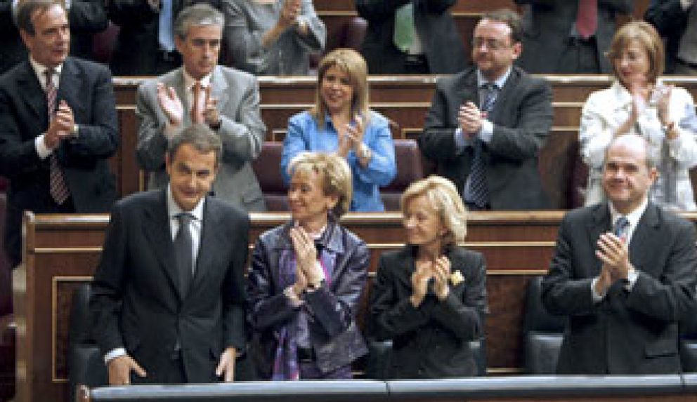 Foto: Zapatero contraataca y anuncia un nuevo plan de gasto para reactivar el consumo