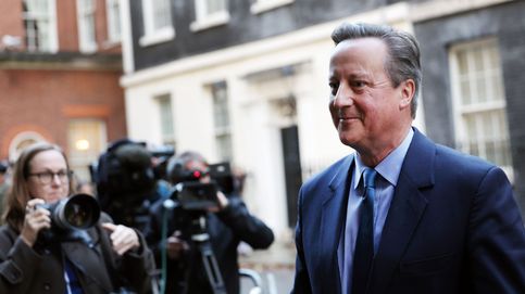 David Cameron regresa al Gobierno británico tras la destitución de la ministra de Interior