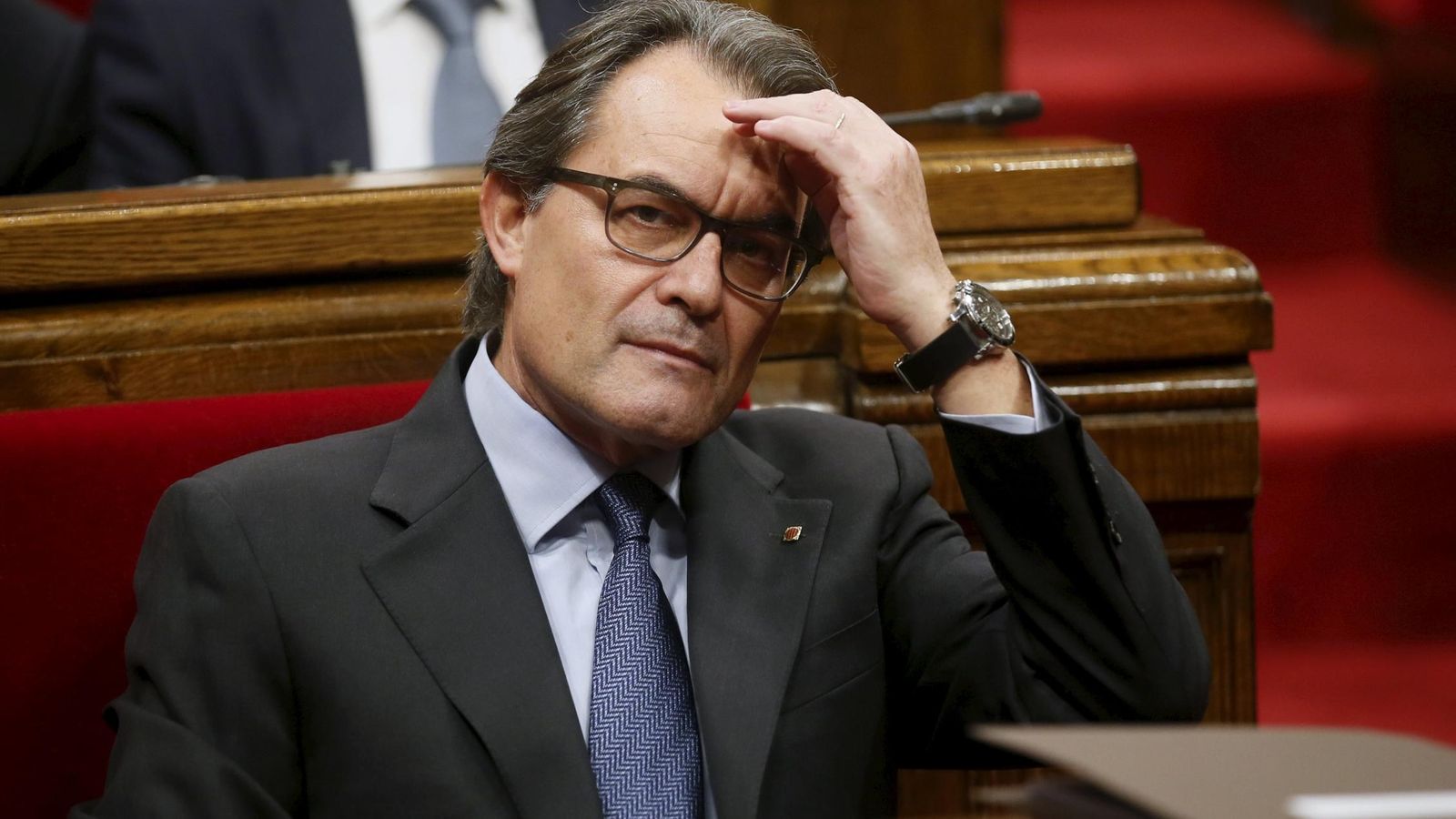 Foto: El 'president' en funciones de la Generalitat, Artur Mas, este lunes en el Parlament (Reuters)