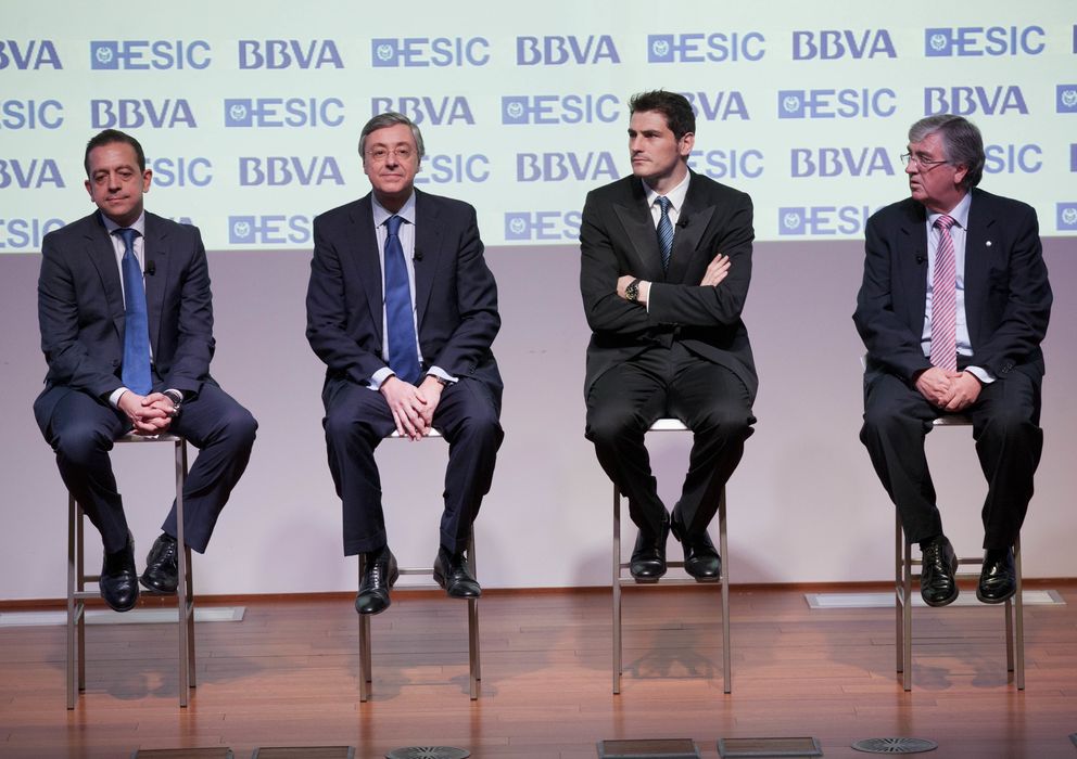 Foto: Iker Casillas en el acto de BBVA y ESIC (BBVA).