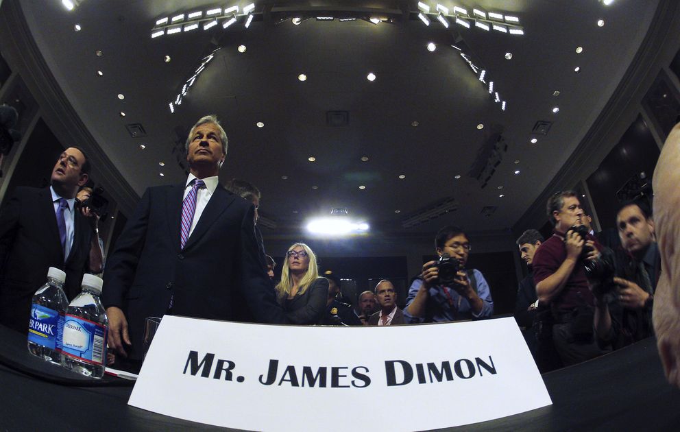 Jamie Dimon, el otrora niño bonito de JP Morgan , testifica en Washington (Reuters).