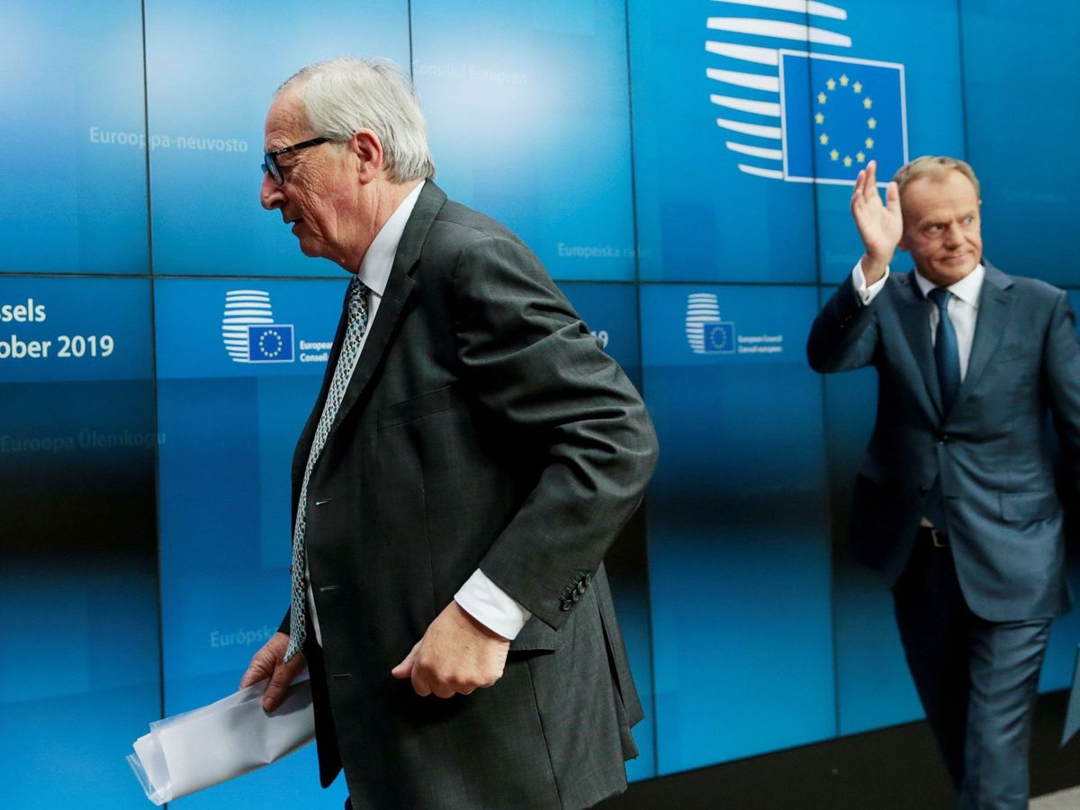 Foto: El presidente de la Comisión Europea, Jean-Claude Juncker, y Donald Tusk. (EFE / Oliver Holset)