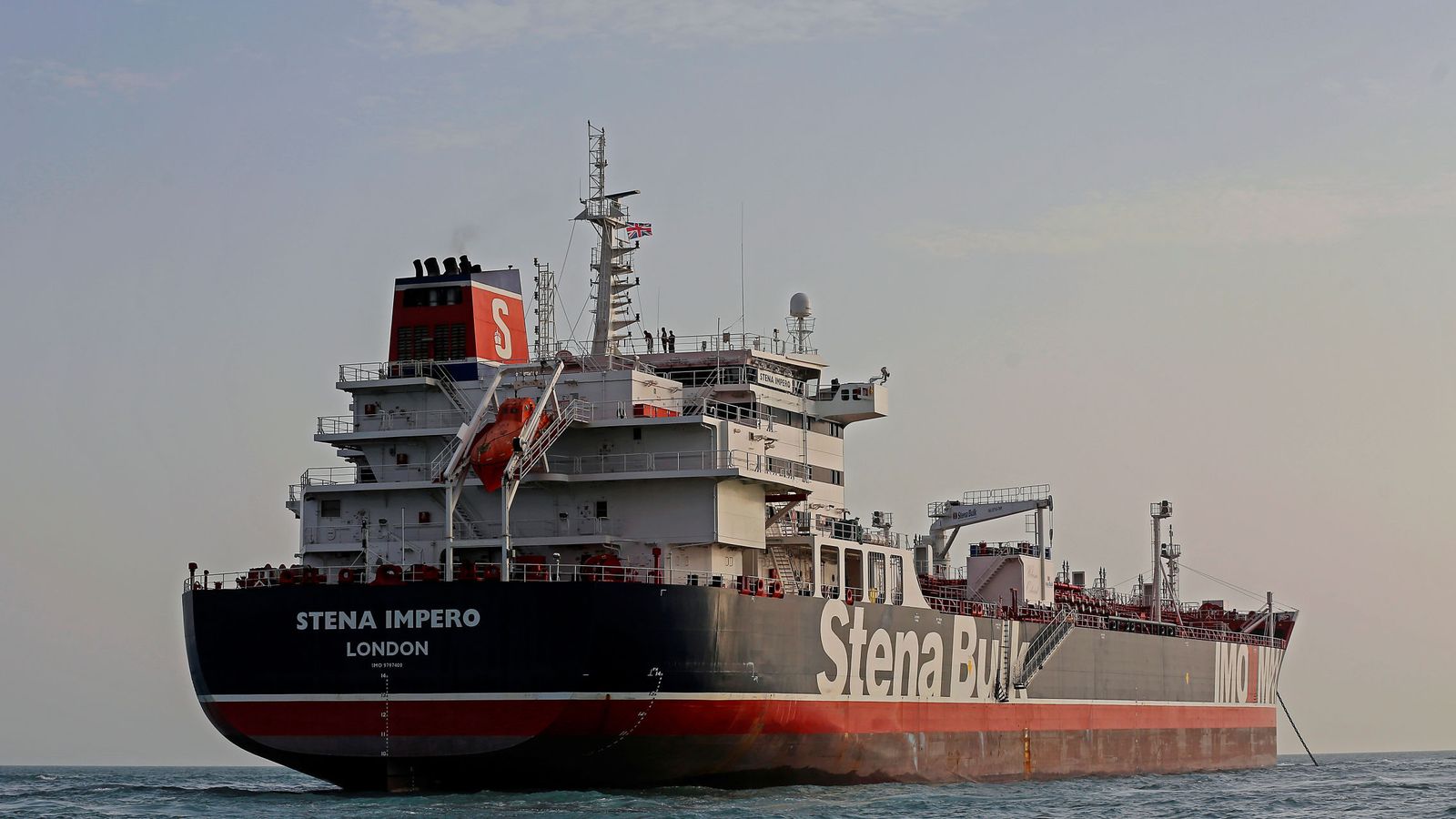 Foto: Stena impero es visto en el puerto de At Bandar Abbas. (Reuters)