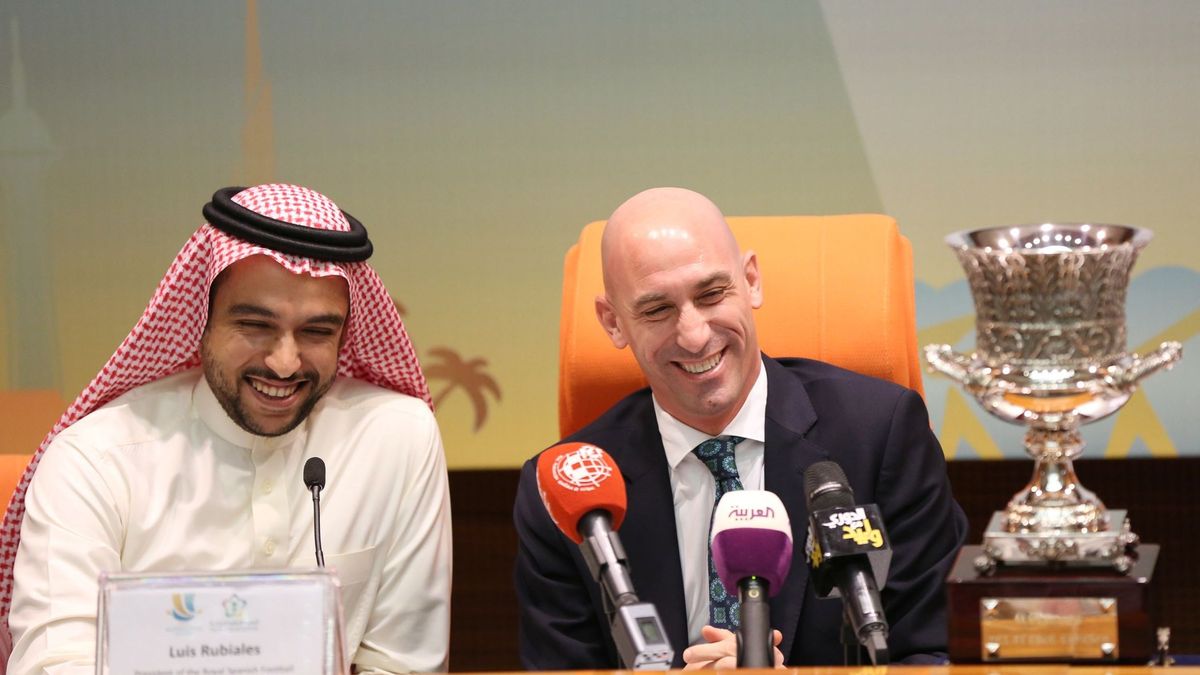 "Que Rubiales diga que el dinero del contrato de Arabia va al fútbol modesto es una burla"