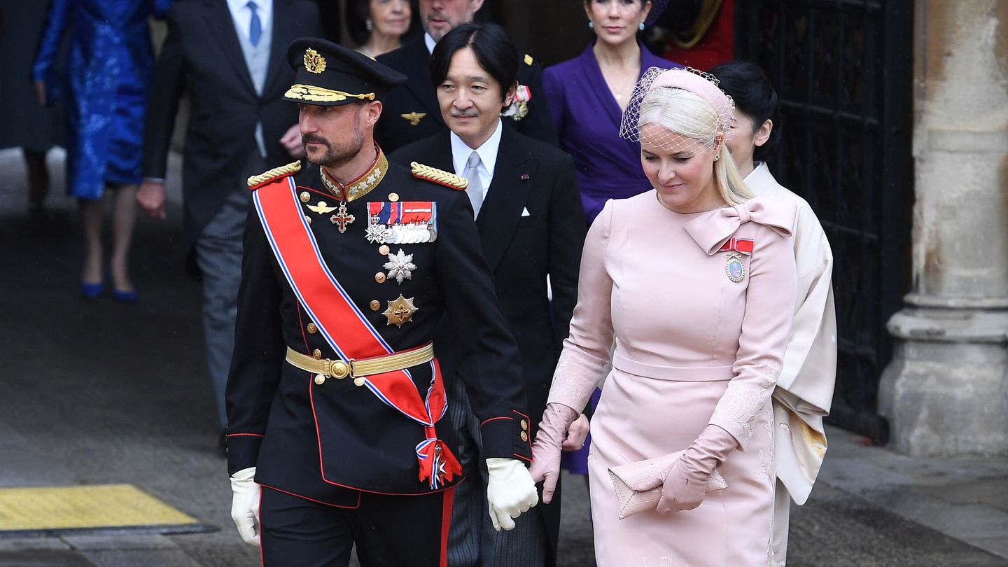 Los príncipes de Noruega, durante la coronación. (Reuters)
