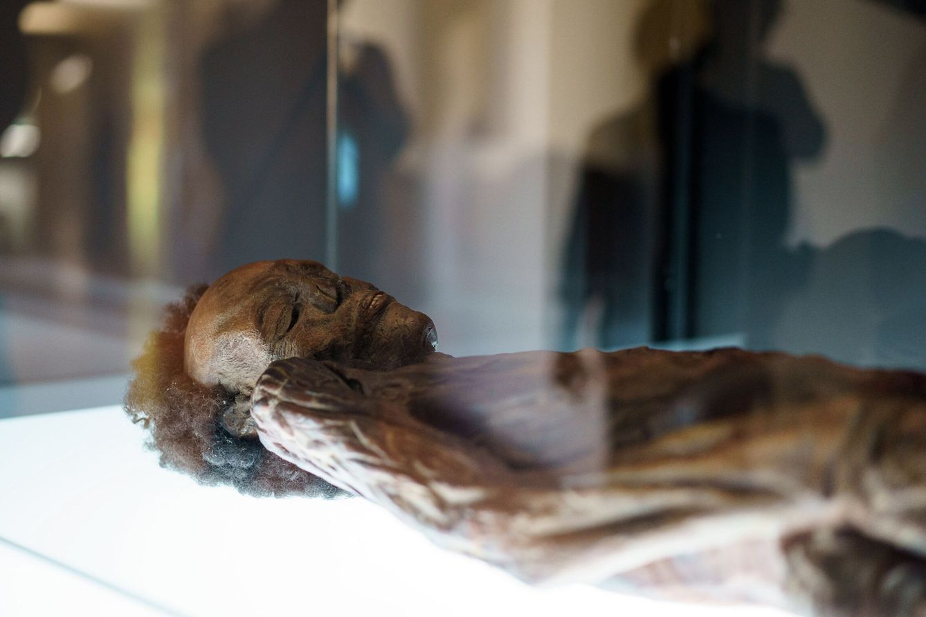 Réplica de la momia guanche que se conserva en el Museo Arqueológico Nacional de Madrid. (EFE/Ramón Rocha)