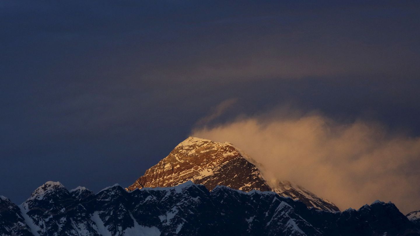 Espectacular imagen del Everest. (Reuters)