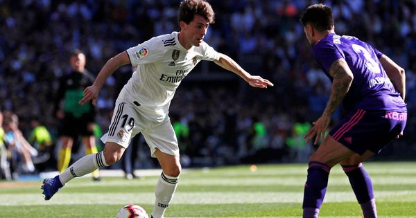Foto: Odriozola, durante el partido del Real Madrid contra el Celta. (Reuters)
