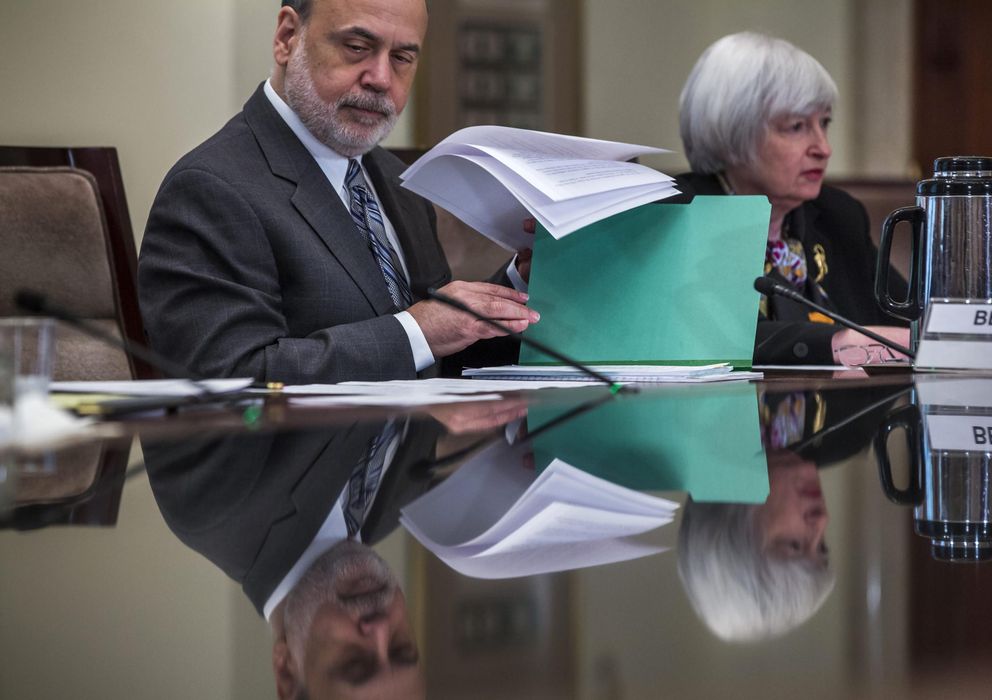 Foto: Ben Bernanke y Janet Yellen, en una reunión de trabajo sobre la 'Regla Volcker' en Washington