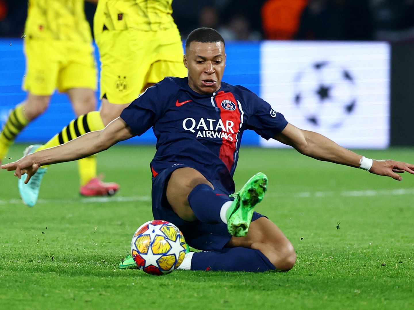 Mbappé falla una ocasión en el partido contra el Borussia Dortmund en París. (Reuters/Kai Pfaffenbach)