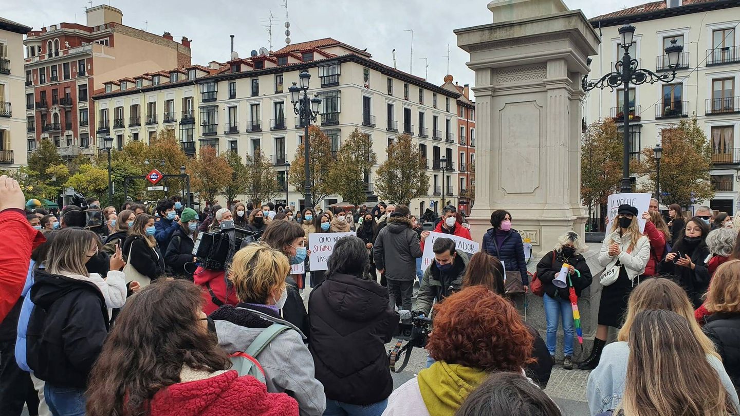 Concentración por el aumento de violaciones a mujeres por sumisión química en Madrid.
