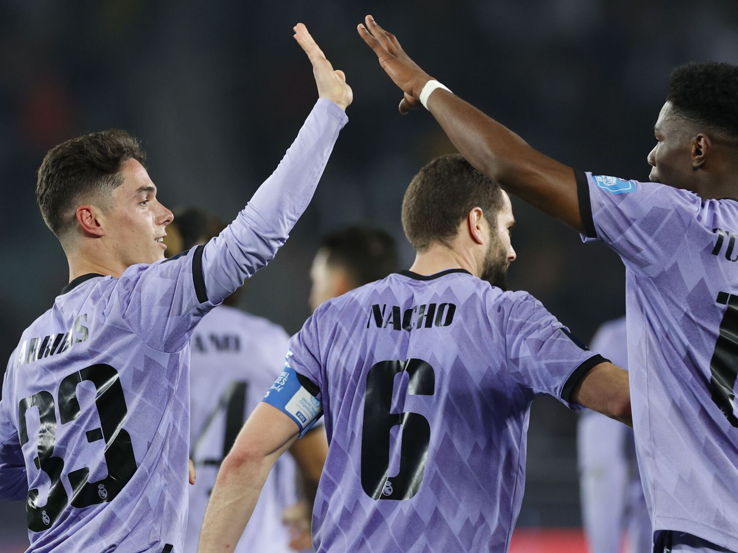 Tchouaméni felicita a Sergio Arribas por su gol al Al Ahly