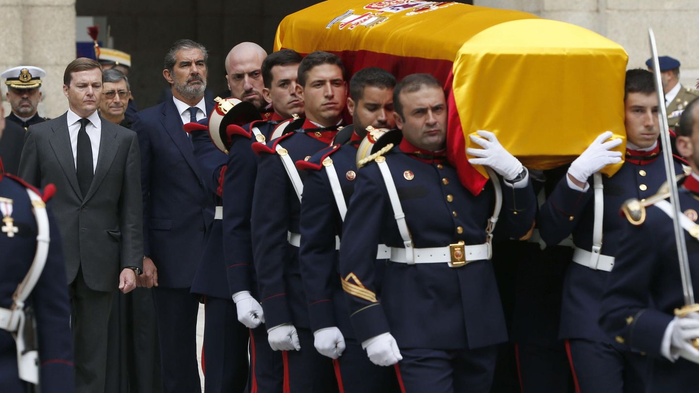 Pedro López-Quesada en el funeral del infante Carlos de Borbón. (EFE)