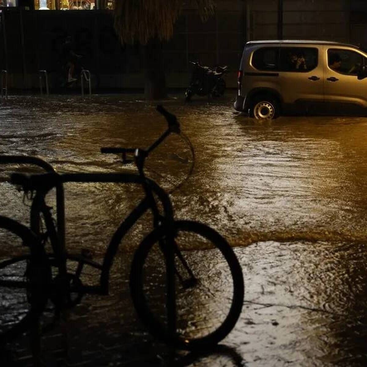 Foto de Las fuertes lluvias y tormentas en España dejan una situación adversa en el este peninsular y Baleares