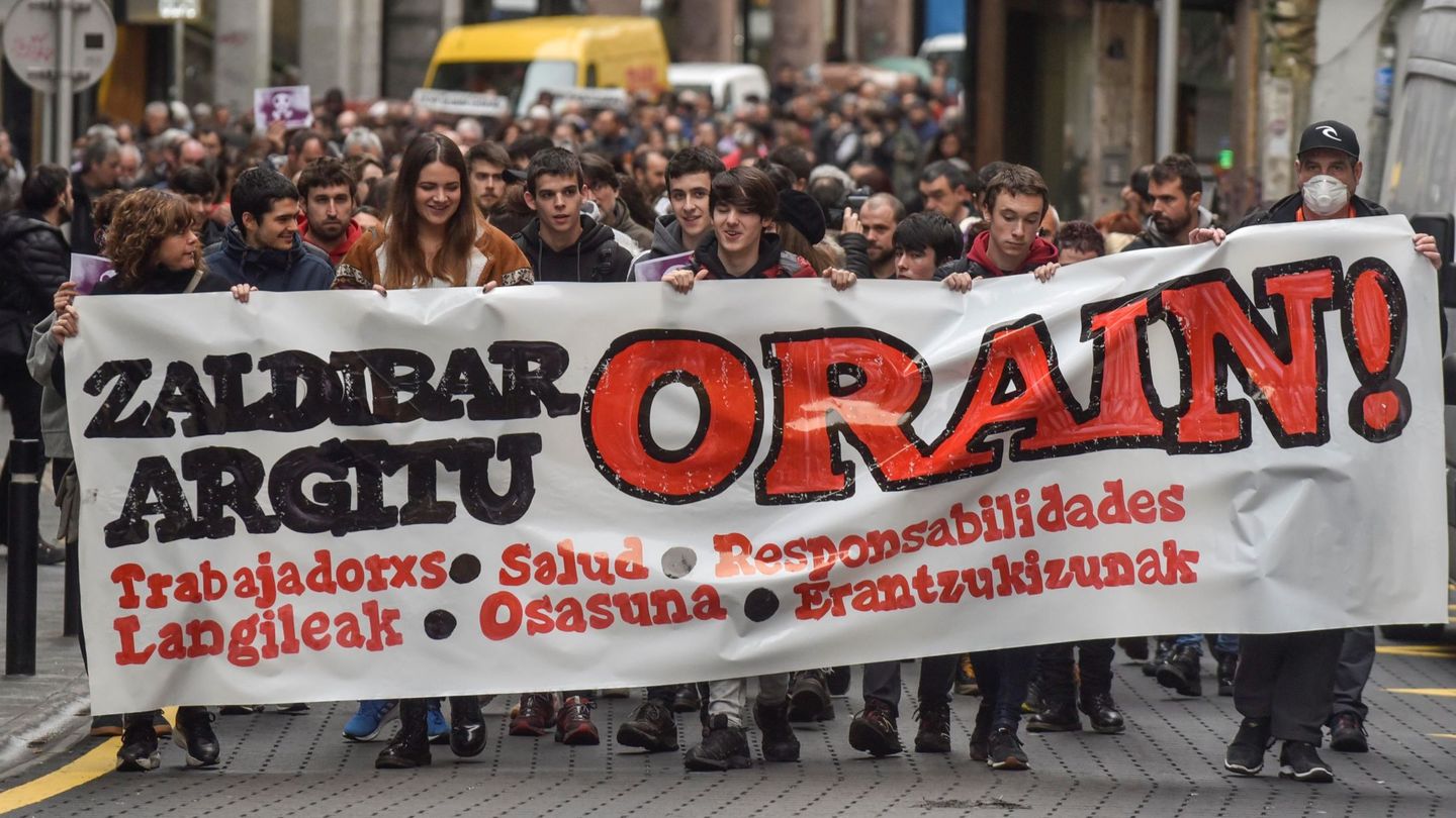 Protestas en marzo contra la gestión medioambiental del vertedero y a favor del rescate de los cuerpos de los trabajadores sepultados. (EFE)