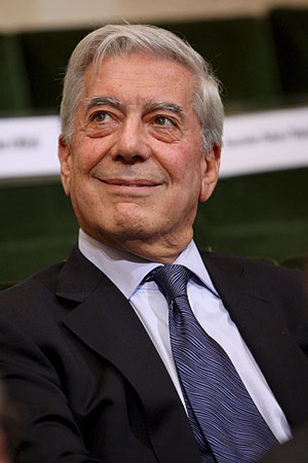 Foto: Mario Vargas Llosa da la campanada y gana el Nobel de Literatura