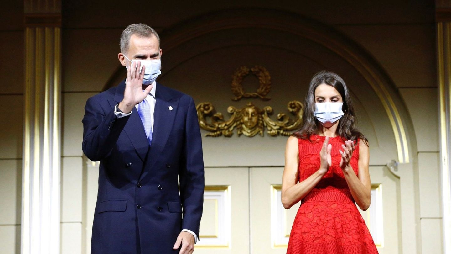 Felipe VI y Letizia, durante la inauguración de la temporada 2020-2021 del Teatro Real. (EFE)