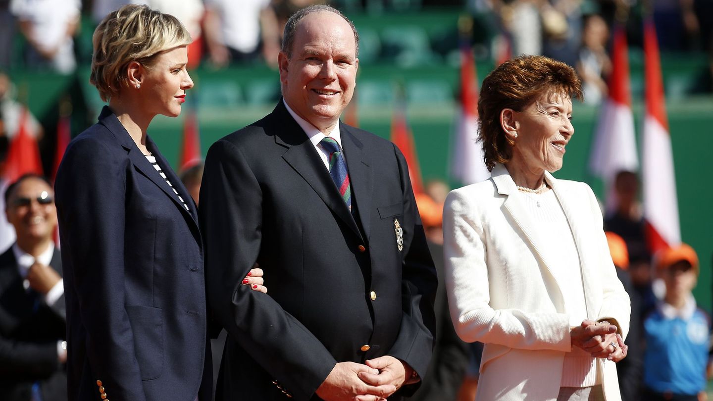 Charlène de Mónaco, el príncipe Alberto y la princesa Elizabeth-Ann de Massy, en un torneo de tenis de Montecarlo. (EFE/Sebastien Nogier)