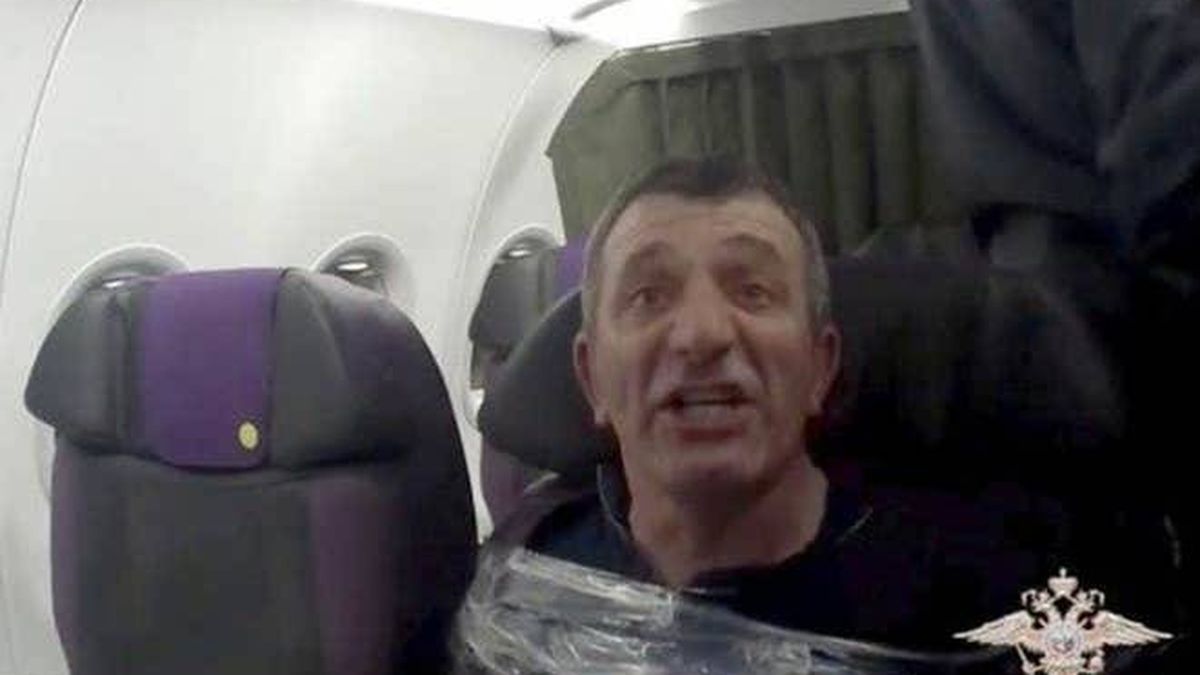 Horror a bordo: lo que hubo que hacer con un pasajero borracho que la lió en el avión