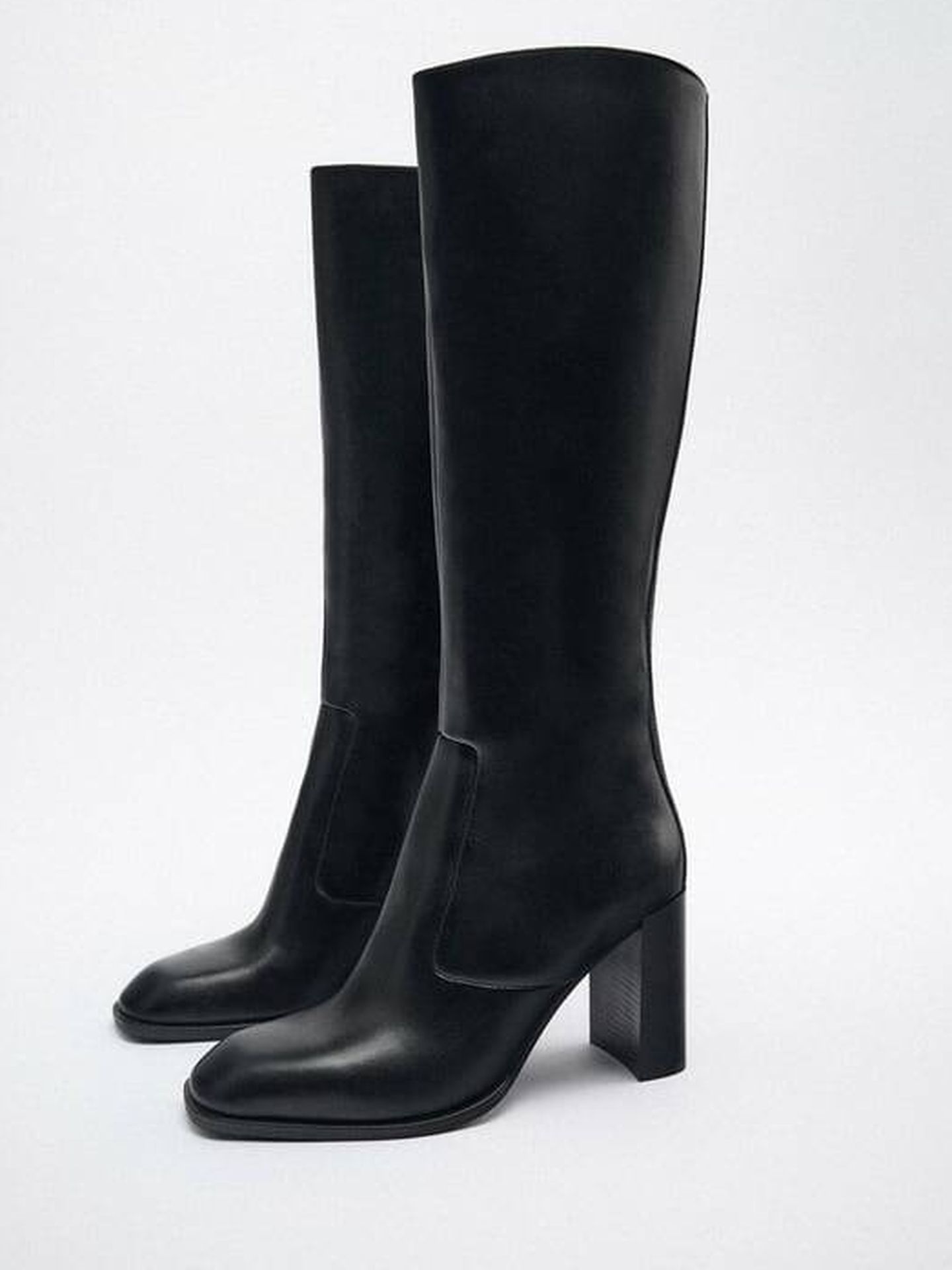 Las botas altas de Zara para tu nuevo vestido marrón. (Cortesía)