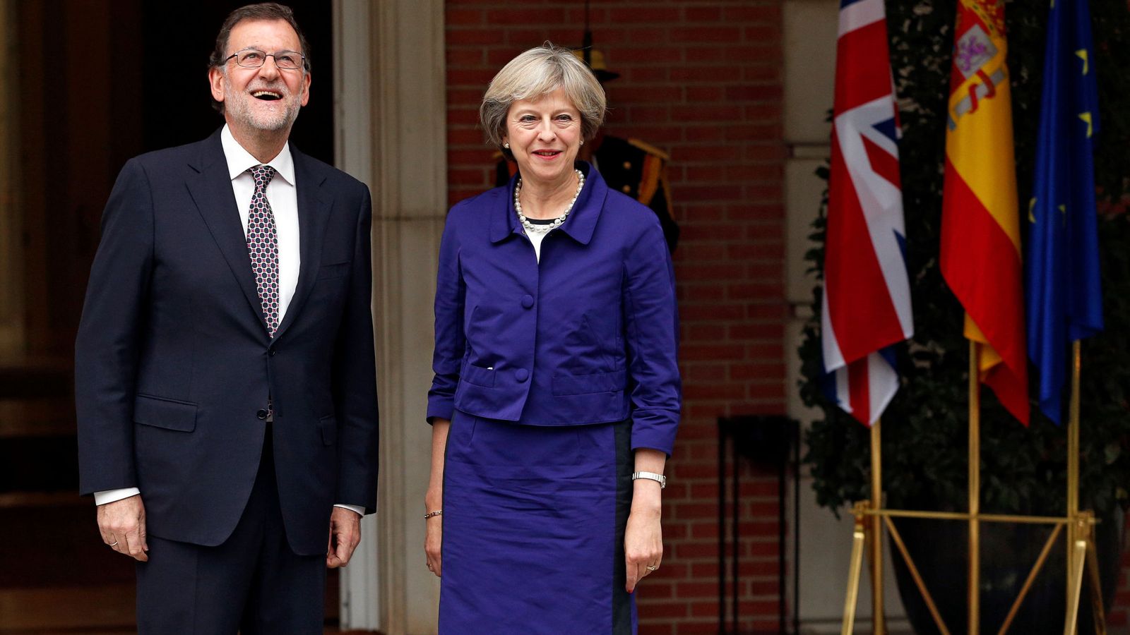 Foto: Rajoy con la primera ministra Theresa May. (Reuters)