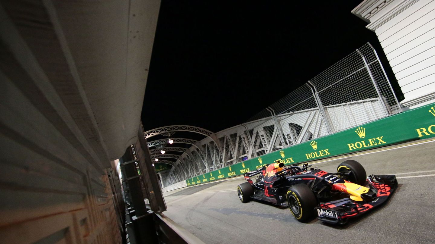 Verstappen a bordo de su Red Bull durante el Gran Premio de Singapur. (EFE)