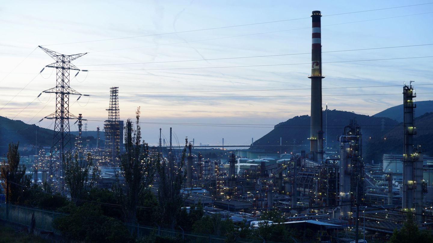 Vista de la refinería de Petronor en Muskiz, Vizcaya. (Reuters)
