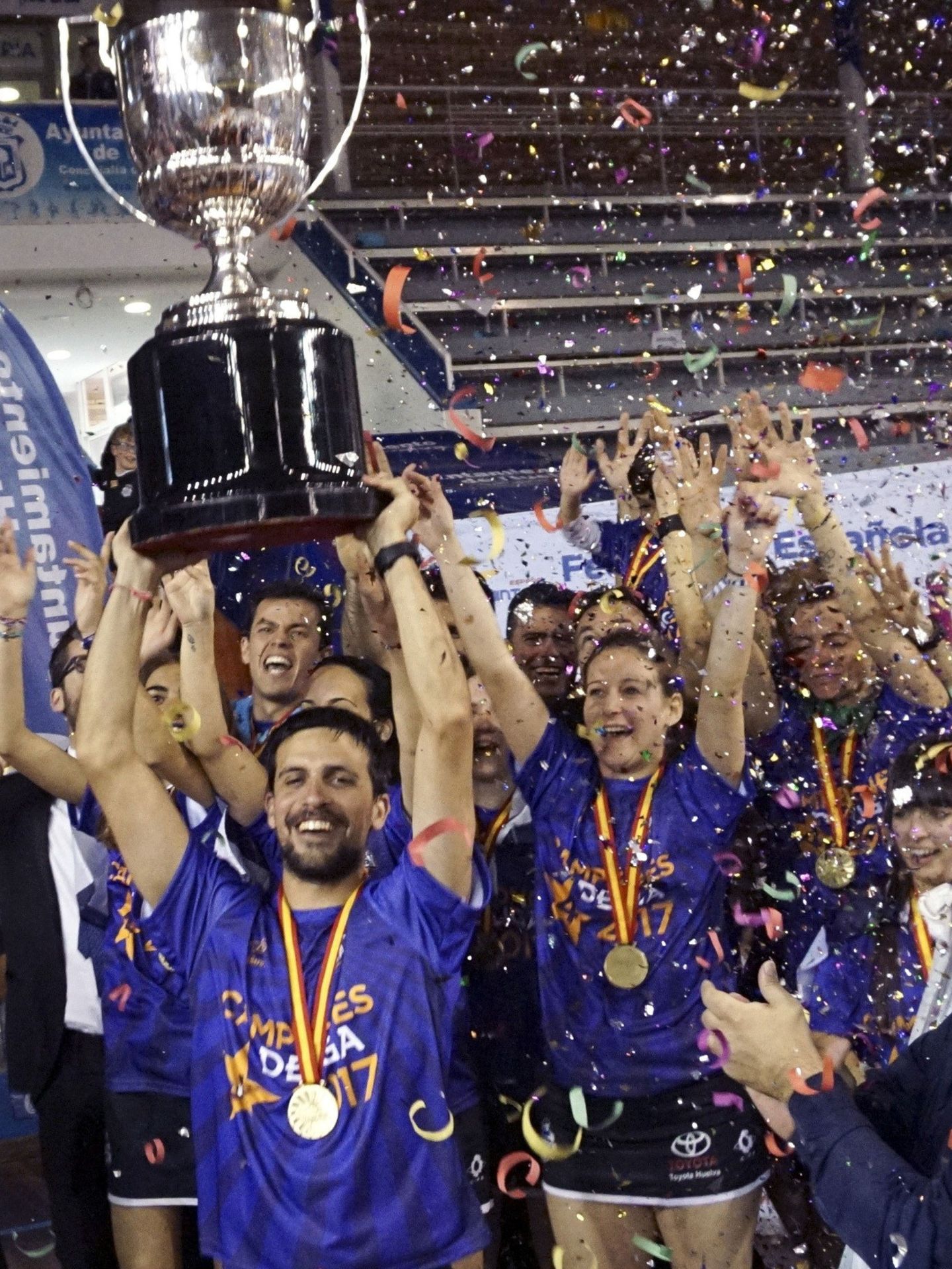 El Recreativo IES La Orden celebra su cuarto título de campeón de la Liga Nacional de División de Honor. (EFE)