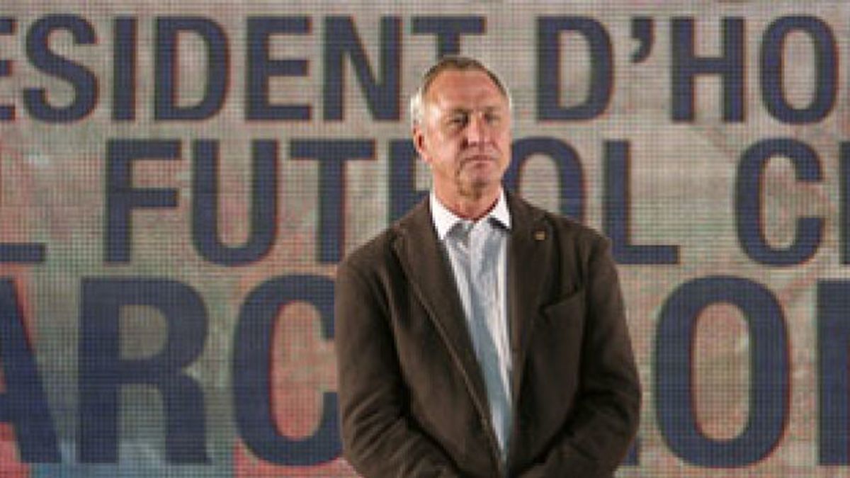 Cruyff se emociona en su nombramiento como presidente de Honor del FC Barcelona