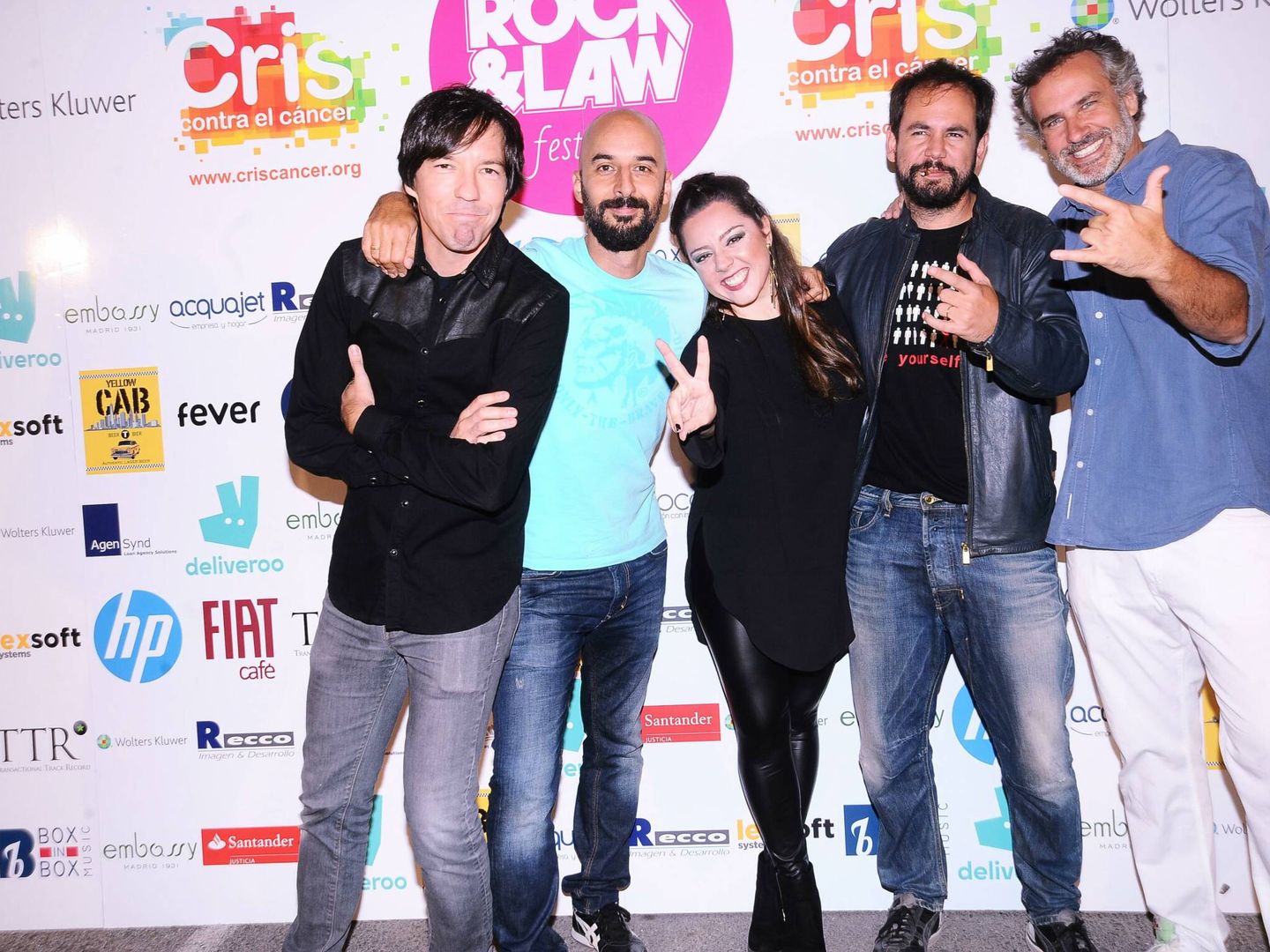 Raúl Álvarez Yanes, Abraham Nájera, María González, Luis Ugarte y Javier Leyva, miembros de la banda 'Cambio de Control'. (Cedida)